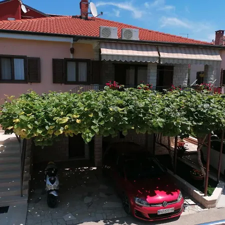 Bruna Apartment *